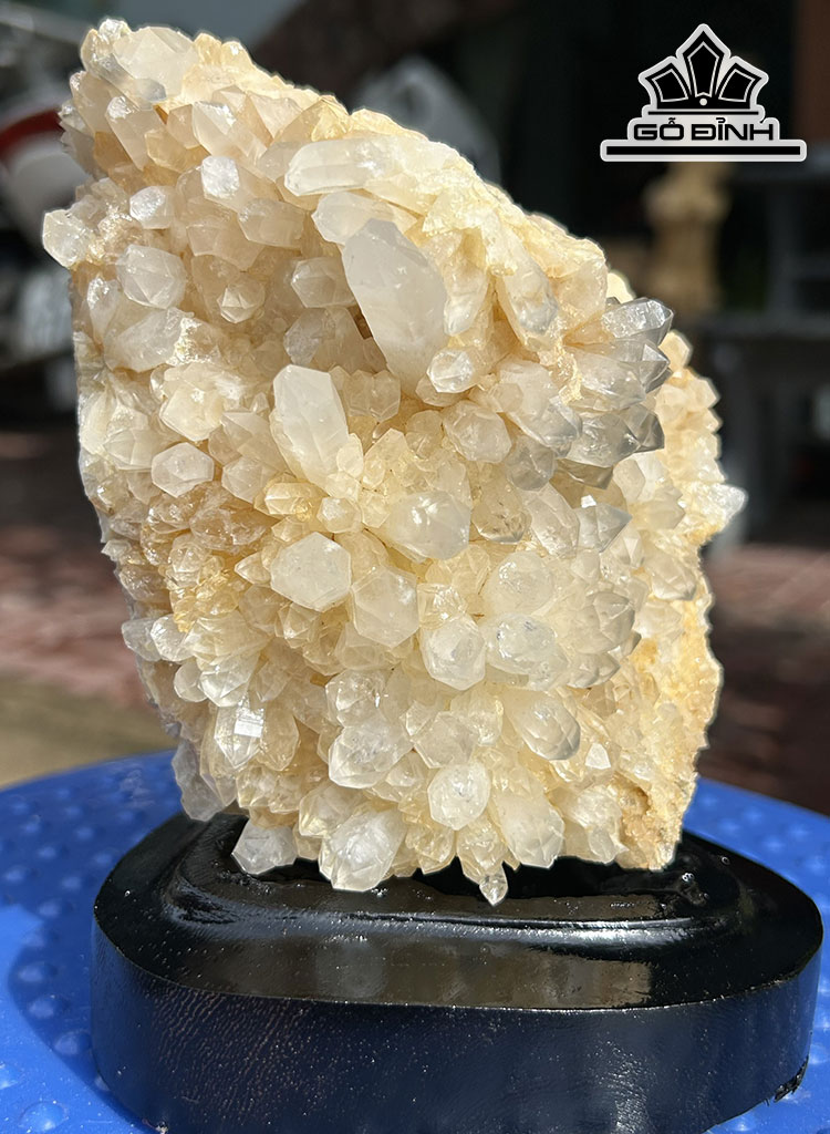 Tác Phẩm Đá Thạch Anh Chóp Tinh Thể Cao 11 Ngang 14 (cm) 1,4kg