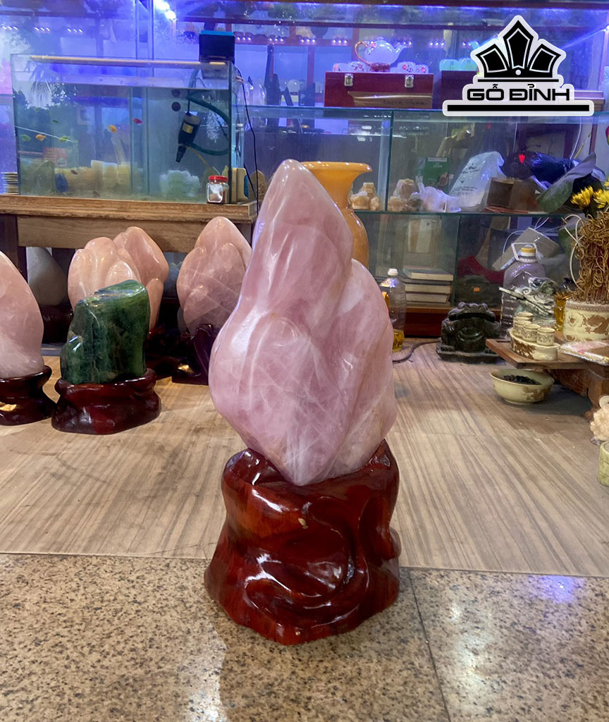 Đá Cảnh Đá Thạch Anh Hồng Cao 58 Ngang 27 (cm) 17,4