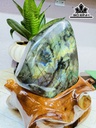 Tác Phẩm Đá Xà Cừ (Labradorite) Cao 20 Ngang 15 (cm) 3kg