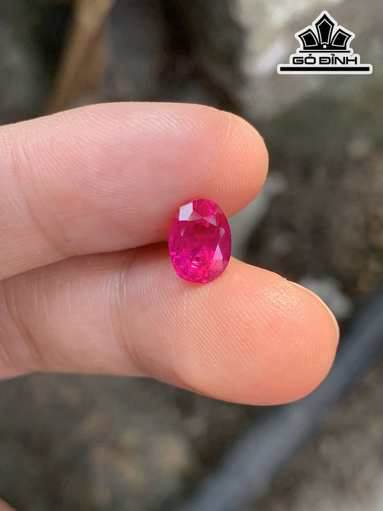 Viên Đá Đá Ruby Cao 8 Ngang 5,6 Sâu 4,5 (mm) 1,83cts