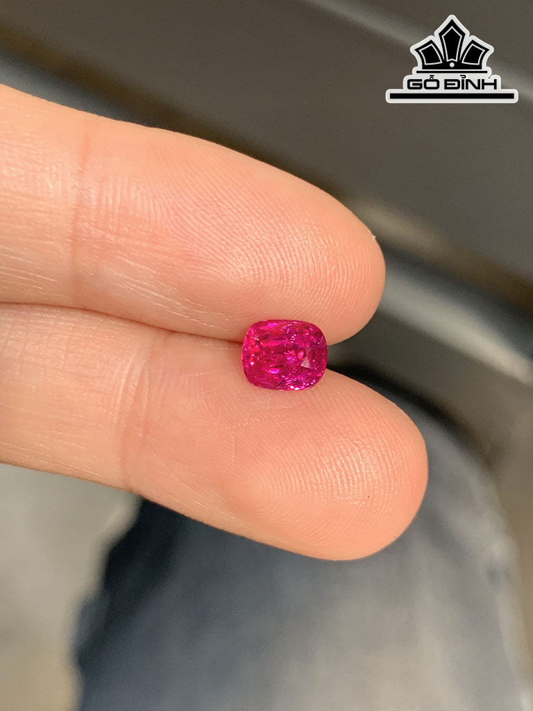 Viên Đá Ruby Chưa Nhiệt Cao 6,1 Ngang 5 Sâu 4 (mm) 1,08cts