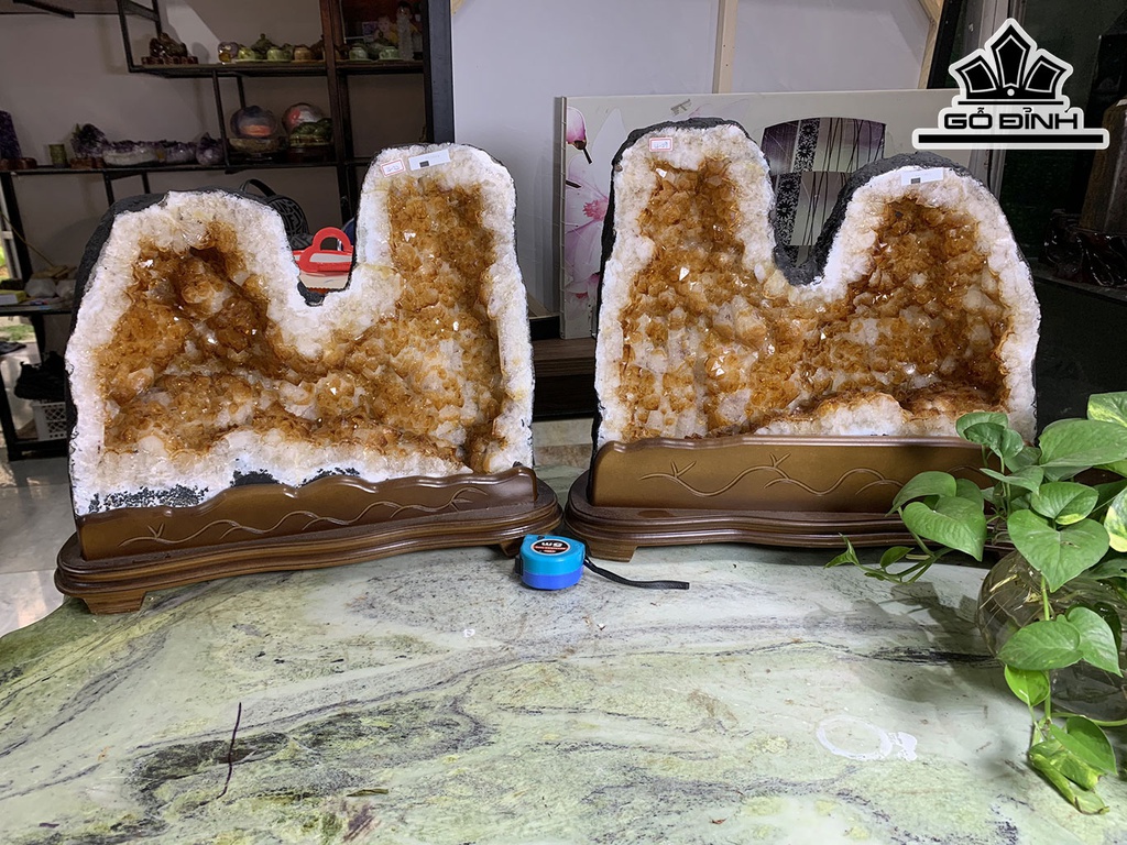 Động Đá Thạch Anh Vàng Cao 46 Ngang 54 Sâu 28 (cm) 81,25kg