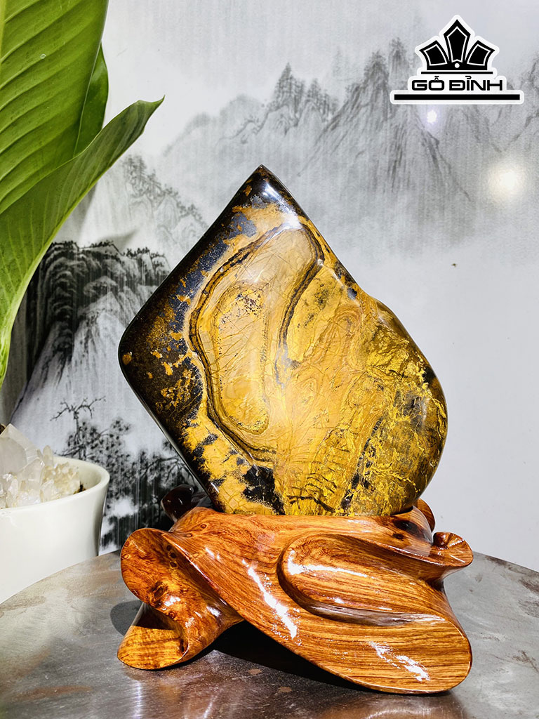 Tác Phẩm Đá Thạch Anh Mắt Hổ Cao 26 Ngang 16 (cm) 3,6kg