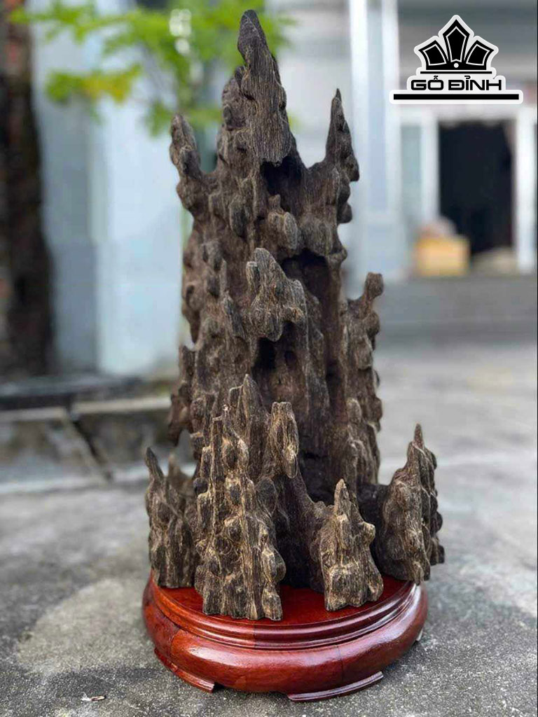 Núi Cảnh Trang Trí Gỗ Trầm Hương Cao 50 Ngang 28 (cm)