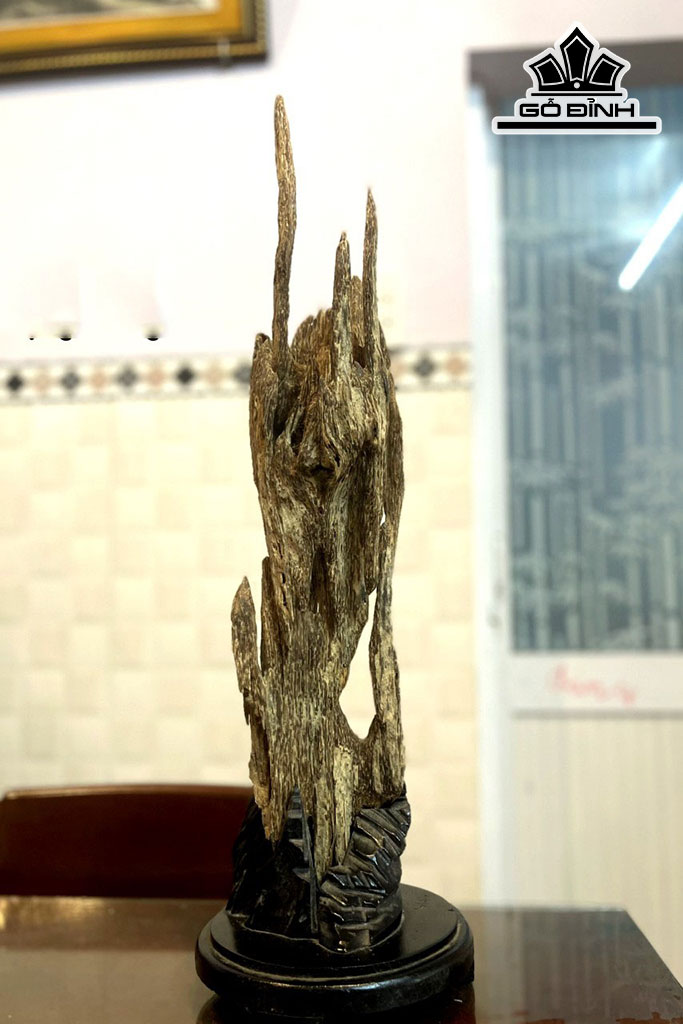 Núi Cảnh Trang Trí Gỗ Trầm Hương Cao 55 Ngang 12 (cm) 240gr