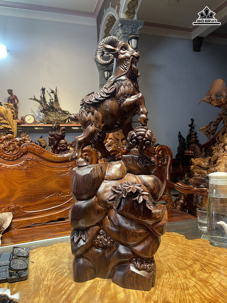 Tượng Nhất Dương Khai Thái Gỗ Cẩm Cao 60 Ngang 25 Sâu 18 (cm)