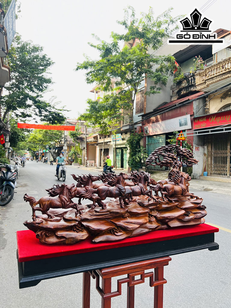 Tượng Bát Mã Truy Phong Gỗ Cẩm Cao 60 Ngang 110 Sâu 30 (cm)