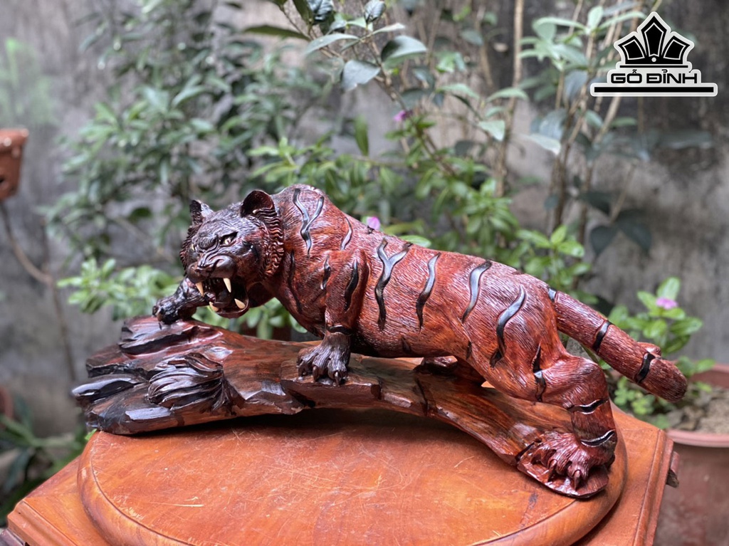 Tượng Hổ Phong Thủy Gỗ Trắc Cao 22 Ngang 60 Sâu 18 (cm)