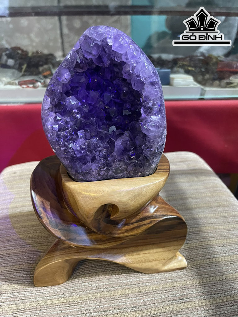 Búi Tinh Thể Đá Thạch Anh Tím Cao 22 (cm) 2,2kg