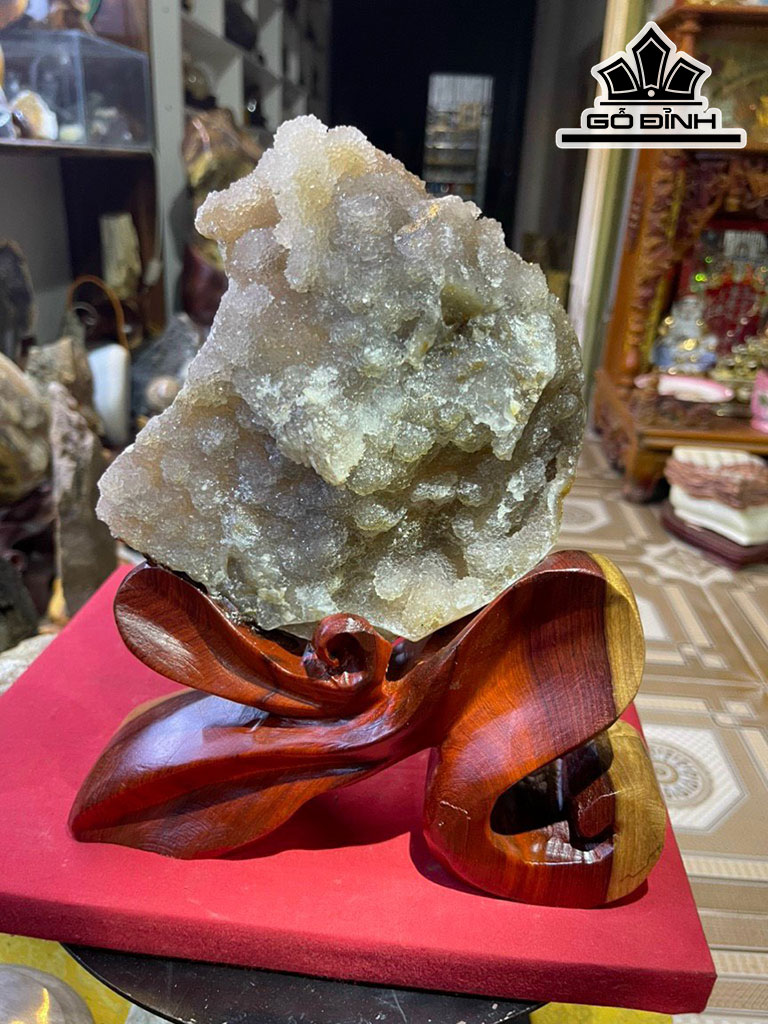 Tác Phẩm Đá Mã Não Cao 25 (cm) 1,4kg