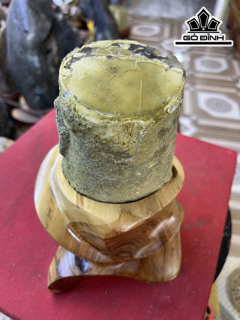 Tác Phẩm Gỗ Hóa Ngọc Cao 17 (cm) 1,6kg