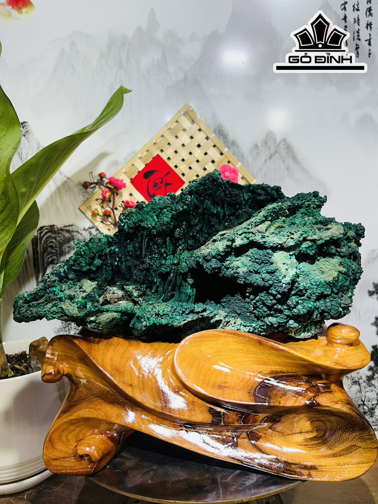 Tác Phẩm Đá Malachite Cao 31 Ngang 34 Sâu 30 (cm) 18kg