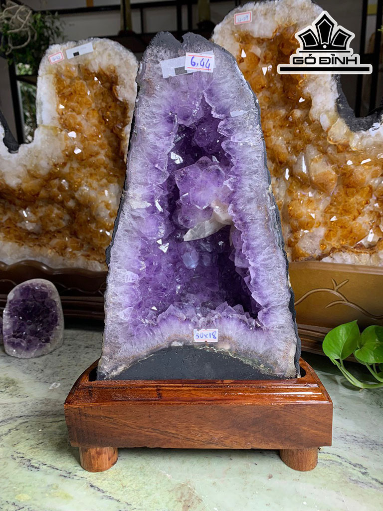 Búp Tinh Thể Đá Thạch Anh Tím Cao 36,5 Ngang 23 Sâu 15 (cm) 7,85kg