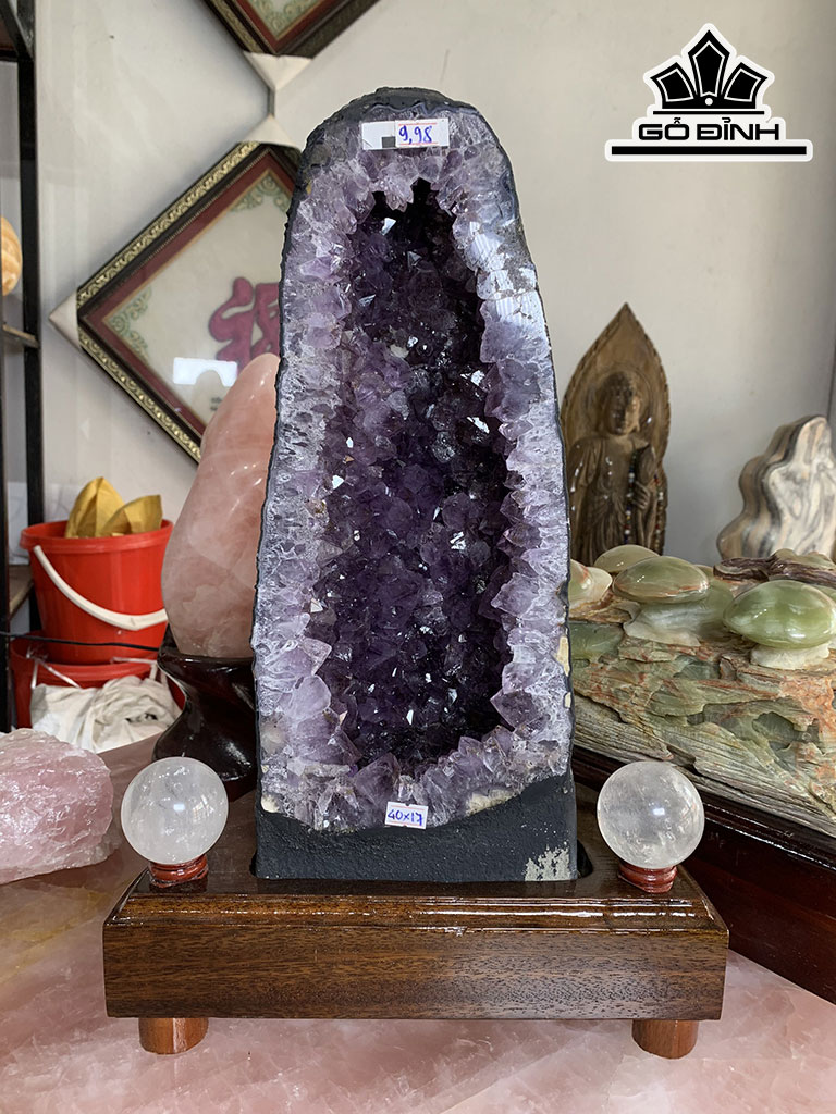 Động Đá Thạch Anh Tím Cao 48,5 Ngang 31 Sâu 19 (cm) 12,88kg