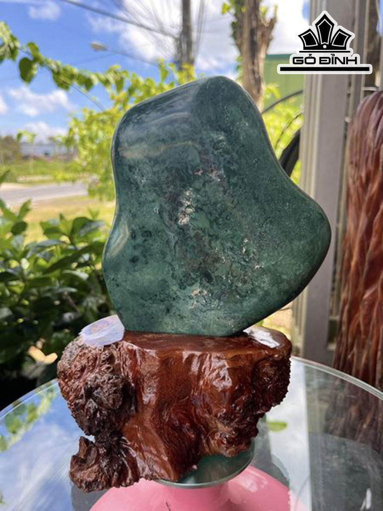 Tác Phẩm Đá Canxedon Xanh Cao 20 Ngang 13 (cm) 1,2kg