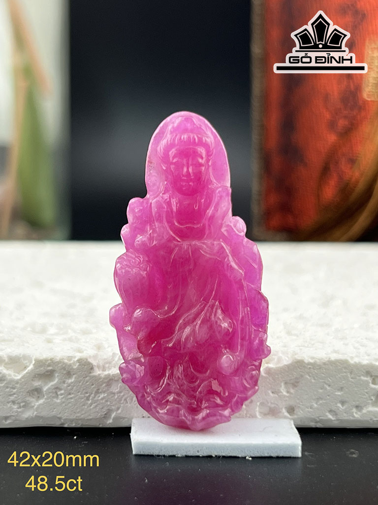 Mặt Dây Chuyền Quan Âm Đá Ruby Cao 42 Ngang 20 (mm) 48,5cts
