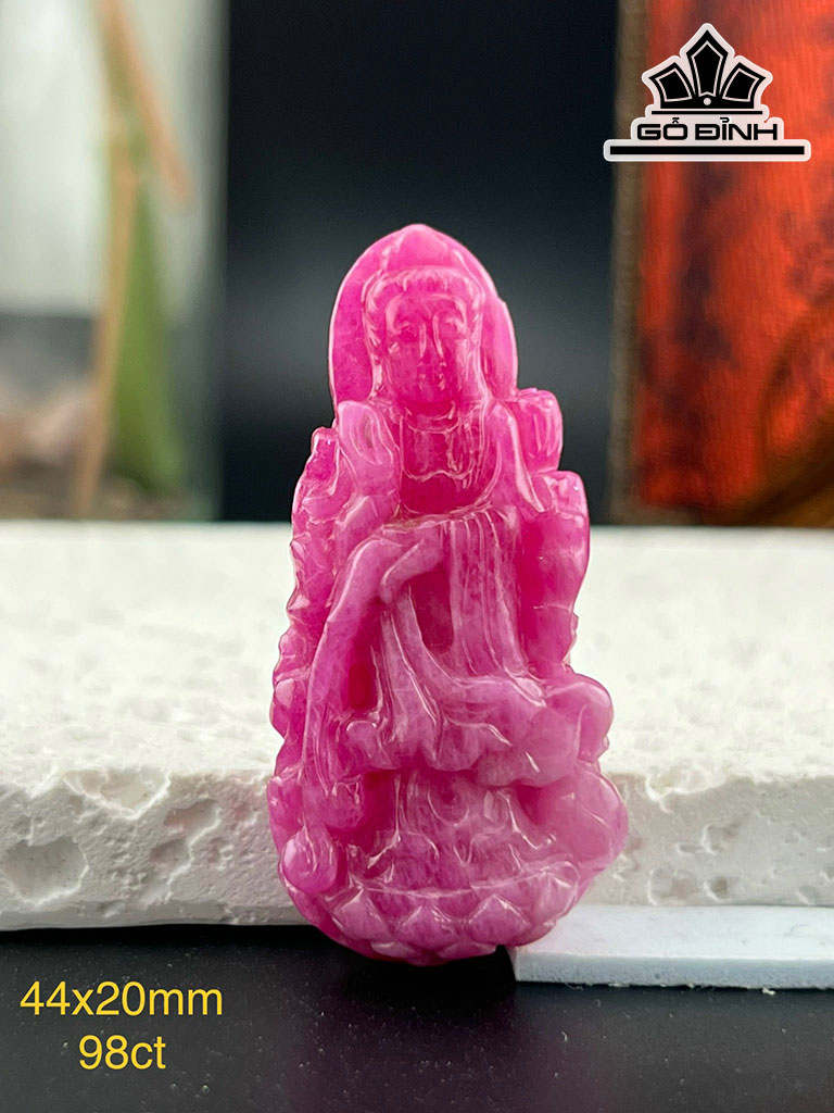 Mặt Dây Chuyền Quan Âm Đá Ruby Cao 44 Ngang 20 (mm) 98cts