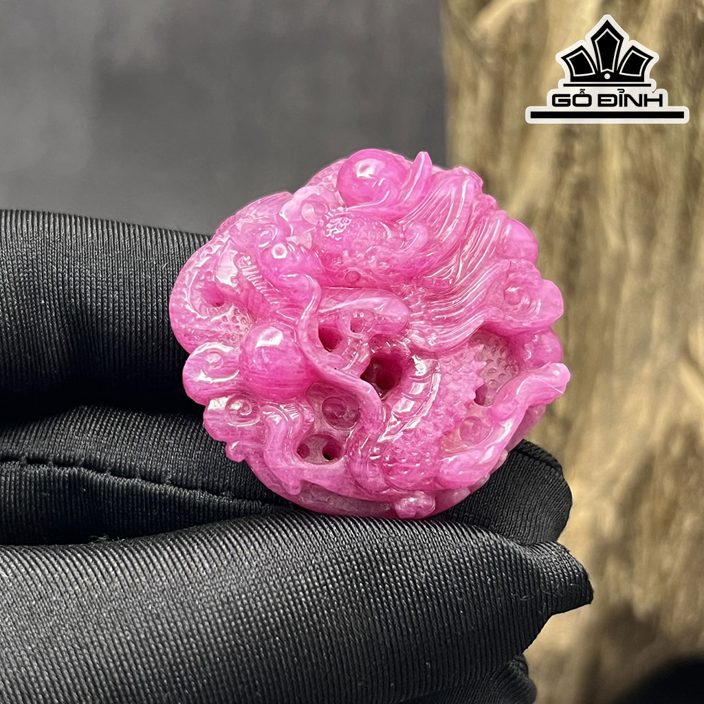 Mặt Dây Chuyền Rồng Quấn Đá Ruby Cao 37 Ngang 38 (mm) 181cts