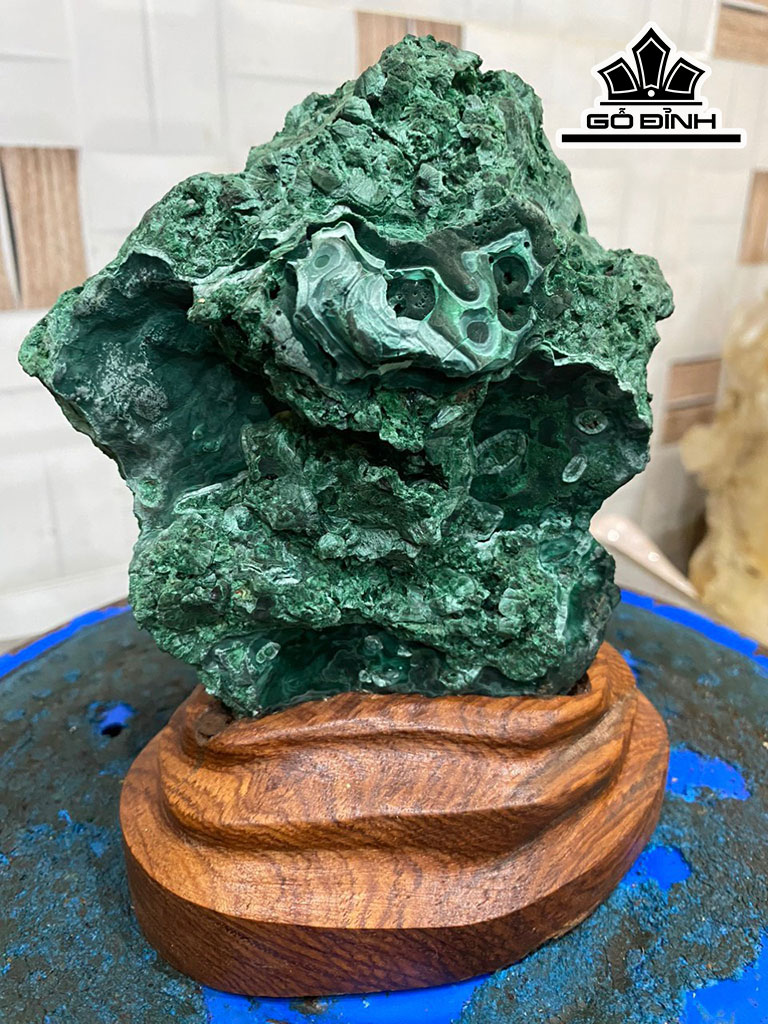 Tác Phẩm Đá Malachite Cao 17 (cm) 1,9kg