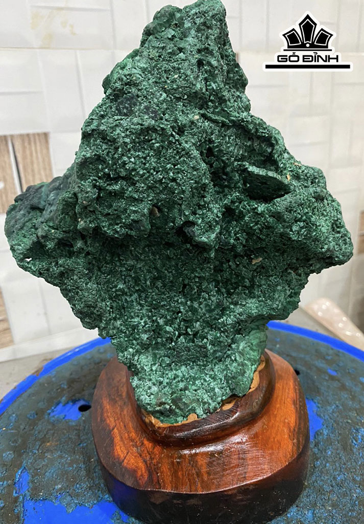 Tác Phẩm Đá Malachite Cao 23 (cm) 2,3kg