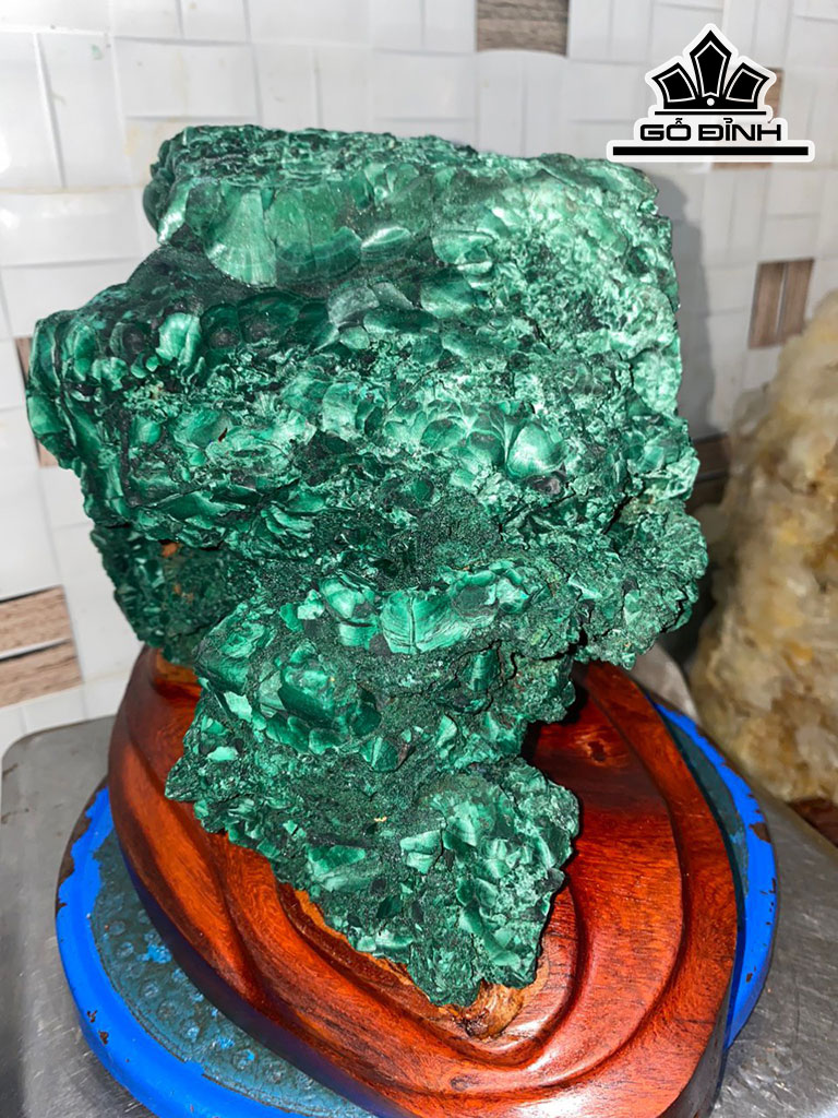 Tác Phẩm Đá Malachite Cao 24 Ngang 28 Sâu 20 (cm) 15kg