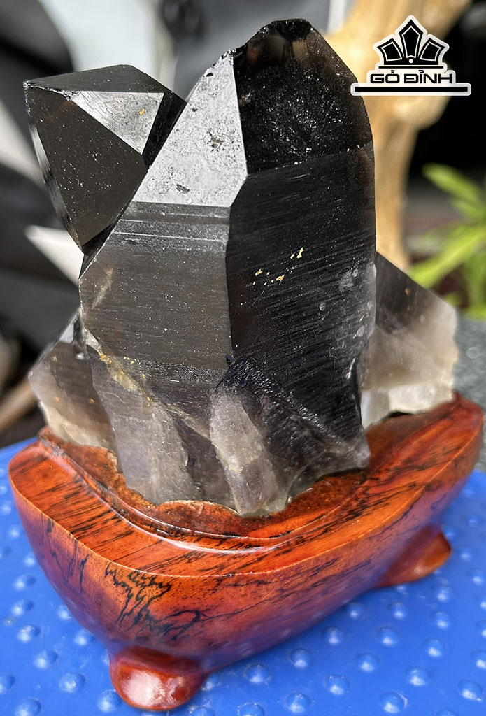 Tác Phẩm Đá Thạch Anh Khói ( Smoky Quartz ) Cao 15 Ngang 14 (cm) 1,2kg