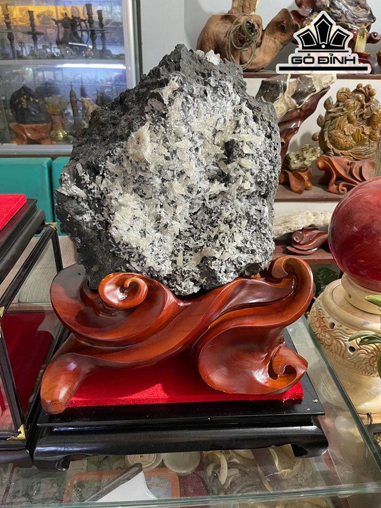 Tinh Thể Đá Trầm Tích Cao 47 (cm) 30kg