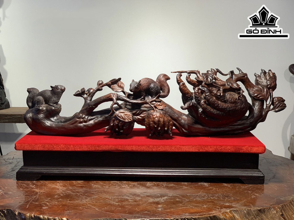 Tác Phẩm Như Ý Phật Thủ Gỗ Trắc Cao 17 Ngang 68 Sâu 12 (cm)