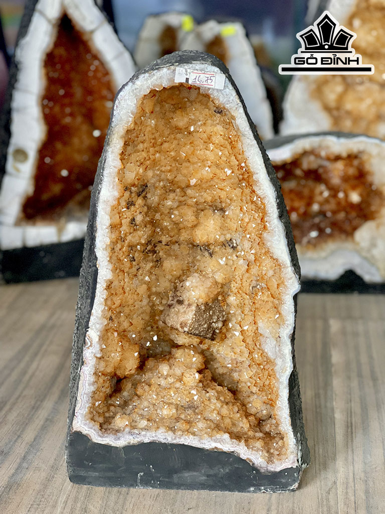 Hốc Đá Thạch Anh Vàng Cao 40 Ngang 17 (cm) 16,75kg