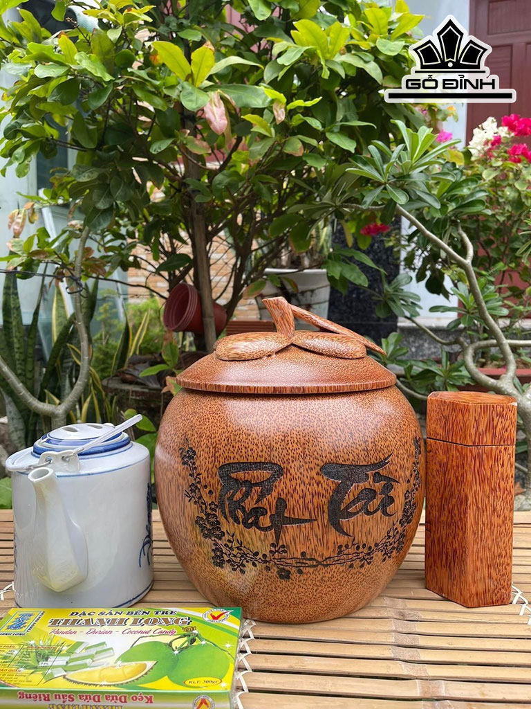 Vỏ Bình Giữ Nhiệt Nắp Măng Cụt Khắc Chữ Phát Tài Gỗ Dừa Loại 1,5 Lít