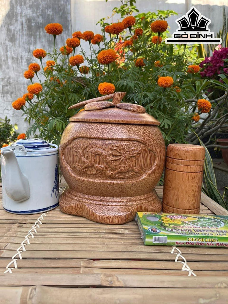 Vỏ Bình Giữ Nhiệt Nắp Măng Cụt Khắc Rồng (Nhất Long) Gỗ Dừa Loại 0,8 Lít