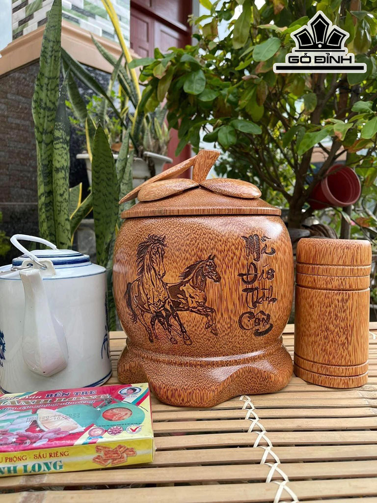 Vỏ Bình Giữ Nhiệt Nắp Măng Cụt Mã Đáo Thành Công Gỗ Dừa Loại 2,5 Lít