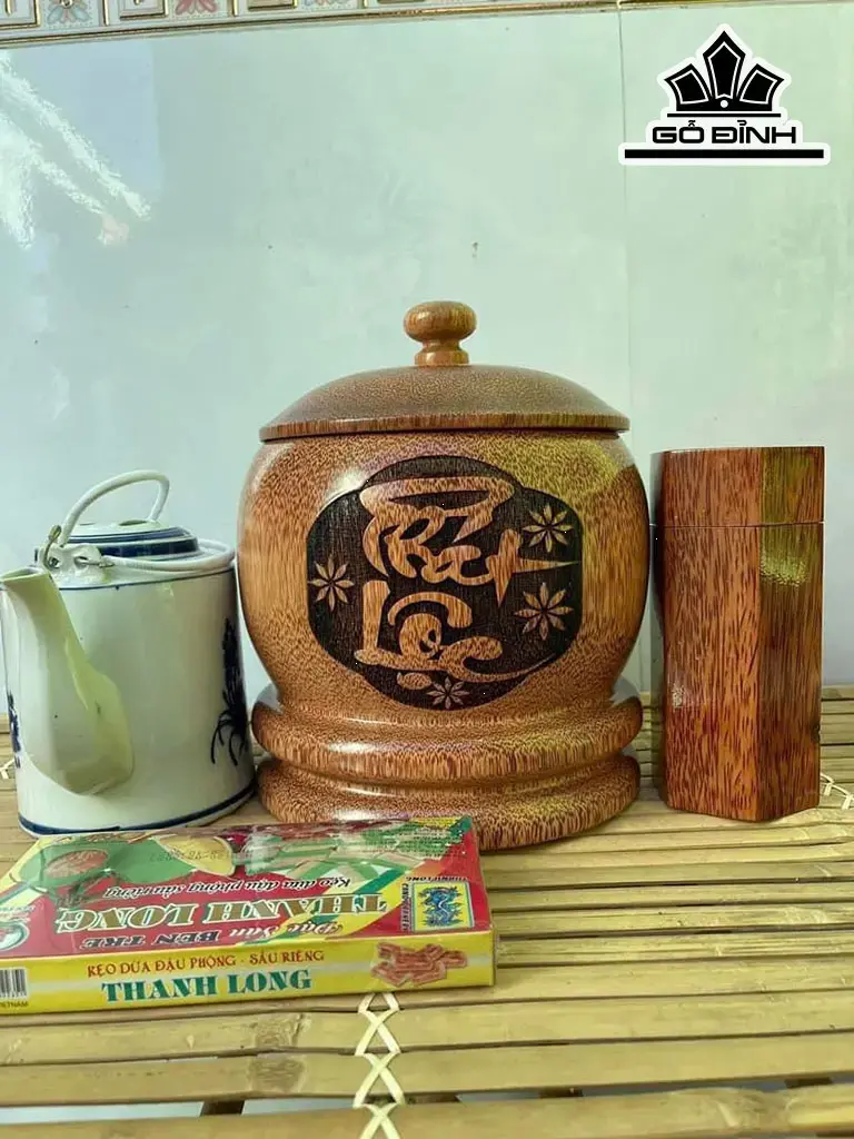 Vỏ Bình Giữ Nhiệt Nắp Nút Khắc Chữ Phát Lộc Gỗ Dừa Loại 0,8 Lít