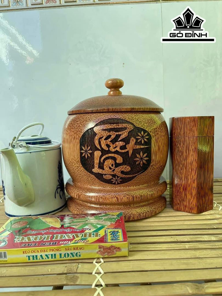 Vỏ Bình Giữ Nhiệt Nắp Nút Khắc Chữ Phát Lộc Gỗ Dừa Loại 2,5 Lít
