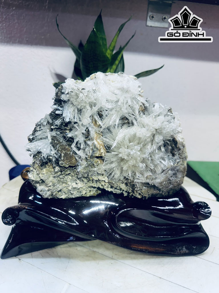 Bông Hoa Ưu Đàm Đá Trầm Tích Cao 23 Ngang 19 (cm) 3,2kg