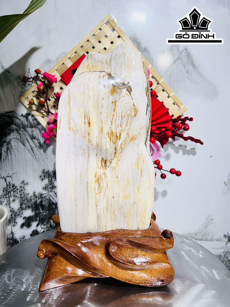 Tác Phẩm Gỗ Hóa Ngọc Cao 32,5 Ngang 18 (cm) 4,4kg
