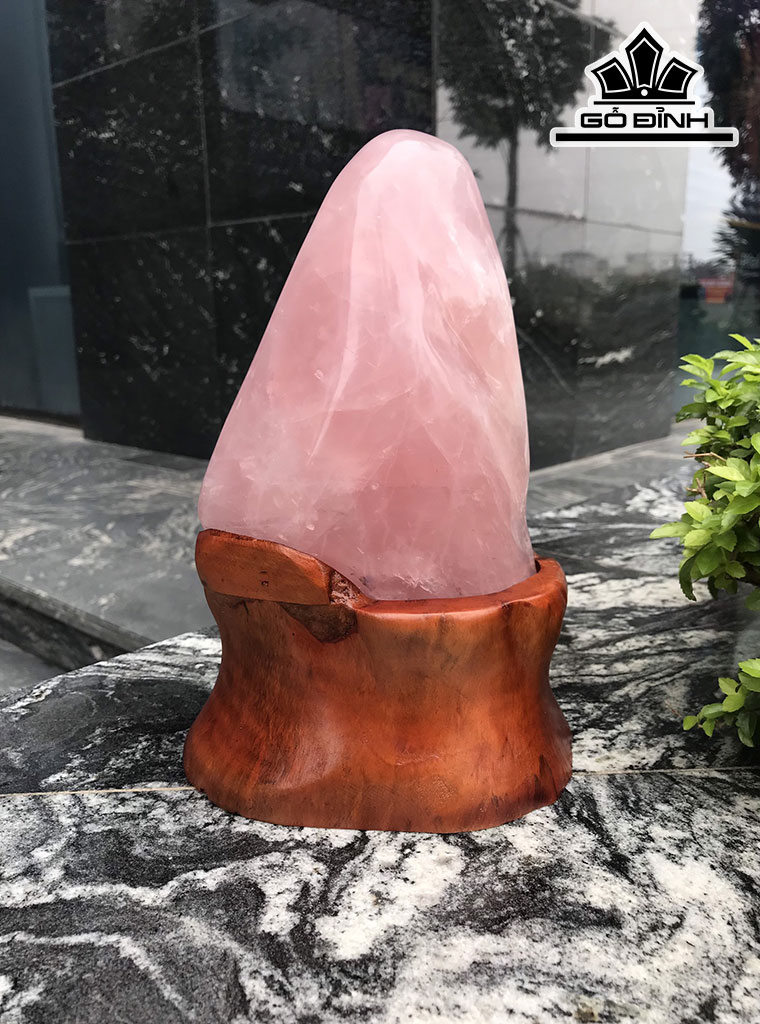 Núi Cảnh Đá Thạch Anh Hồng Cao 28,5 Ngang 15,5 Sâu 10 (cm) 3,2kg