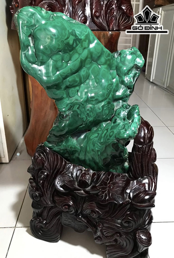 Tác Phẩm Đá Malachite Cao 66 (cm) 30kg