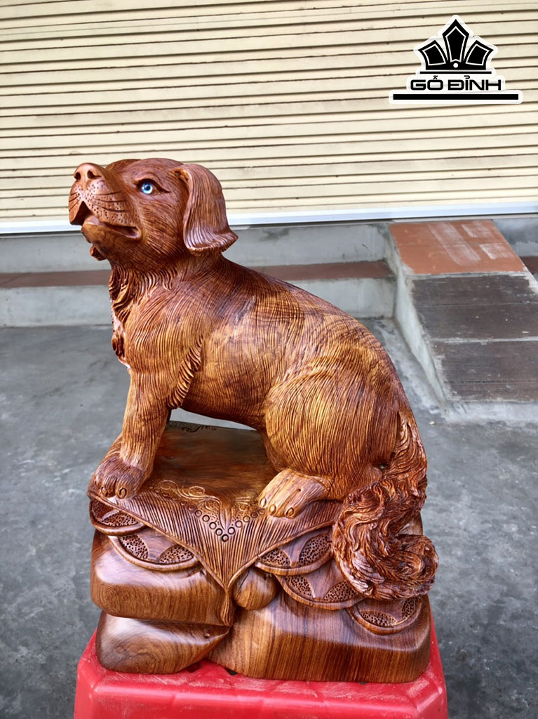 Tượng Chó Gỗ Hương Cao 31 Ngang 20 Sâu 16 (cm)