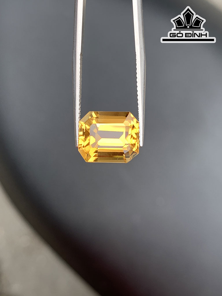 Viên Đá Citrine Cao 11,9 Ngang 10 Sâu 7,5 (mm) 5,93cts