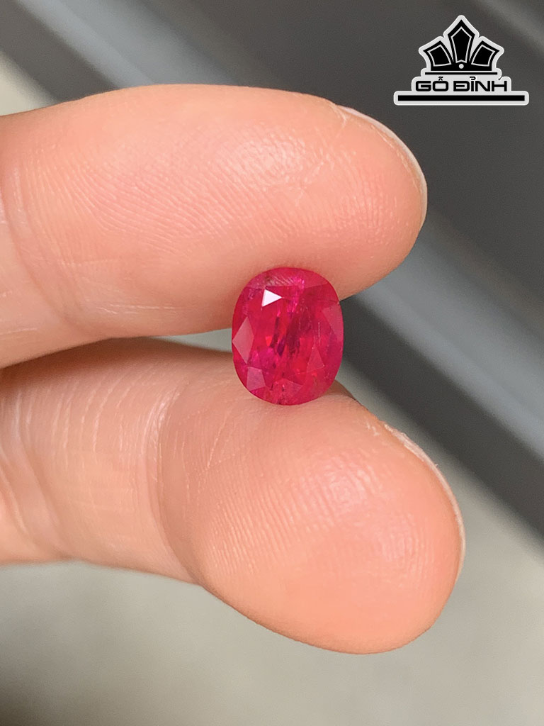 Viên Đá Ruby Đỏ Huyết Cao 7,3 Ngang 6 Sâu 5 (mm) 1,89cts