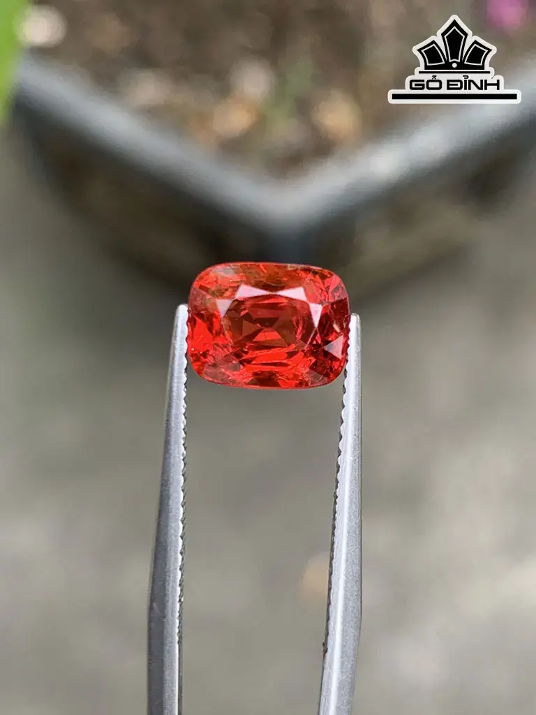 Viên Đá Spinel Đỏ Cam Cao 8,9 Ngang 7 Sâu 5,3 (mm) 2,78cts