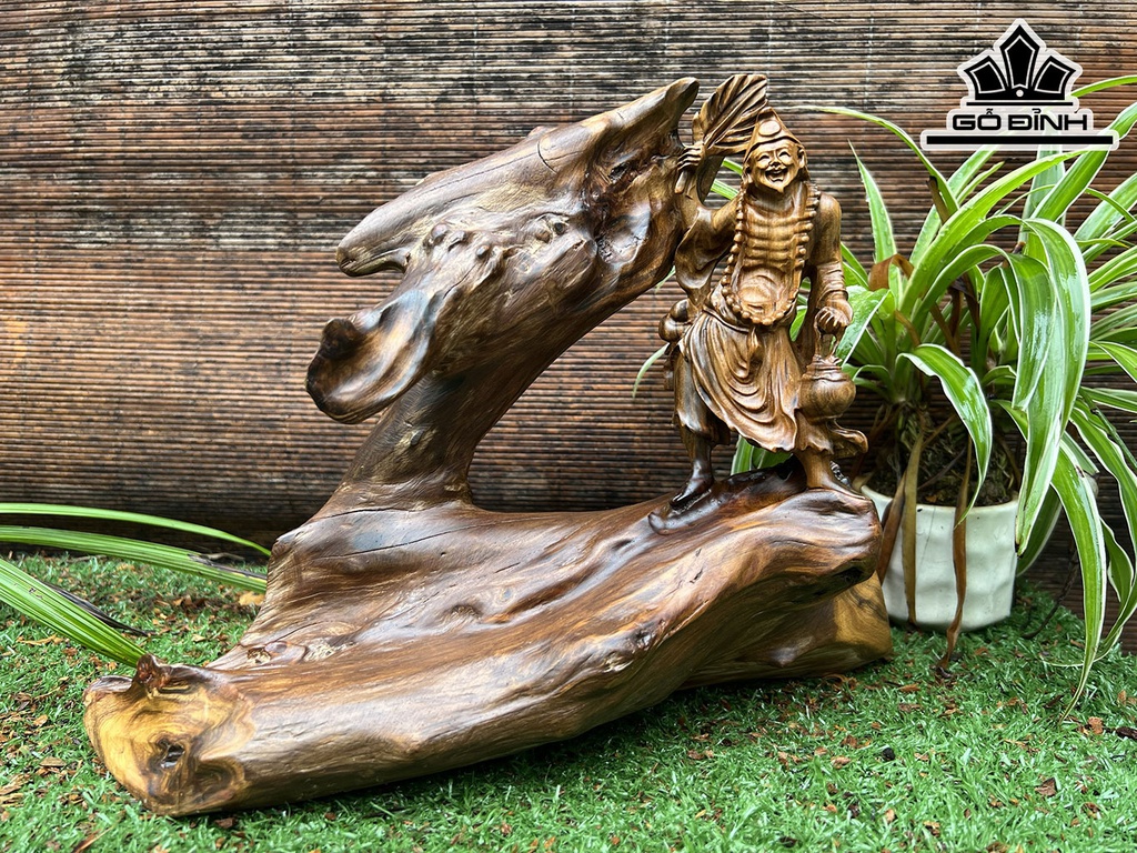 Tượng Tế Công Gỗ Bách Xanh Cao 26 Ngang 34 Sâu 13 (cm)