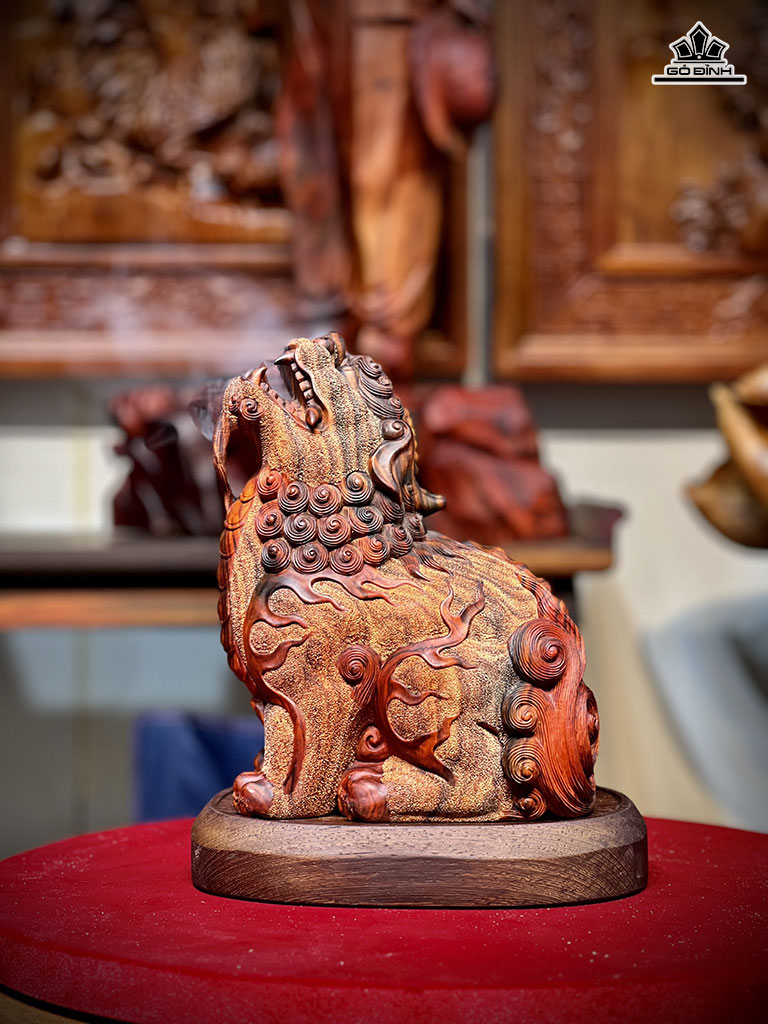 Tượng Lân Sư Xông Trầm Gỗ Trắc Cao 29 Ngang 18 Sâu 14 (cm)