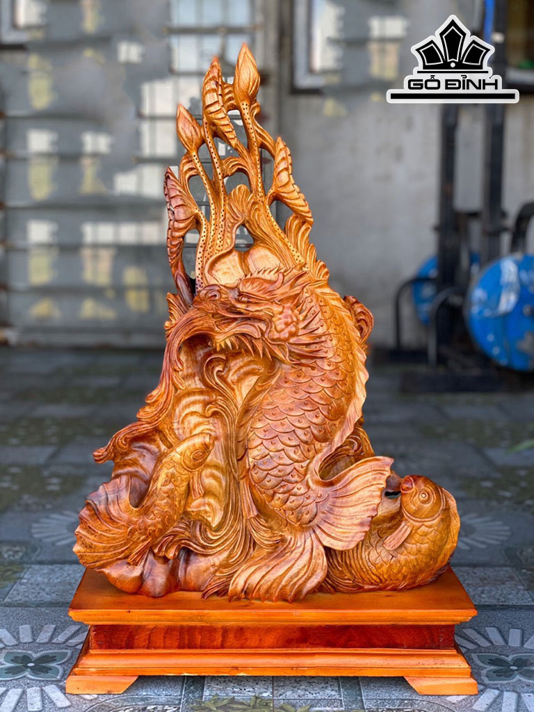 Tượng Cá Chép Vượt Vũ Môn Hóa Rồng Gỗ Hương Cao Cả Kỷ 64 Ngang 40 Sâu 18 (cm)