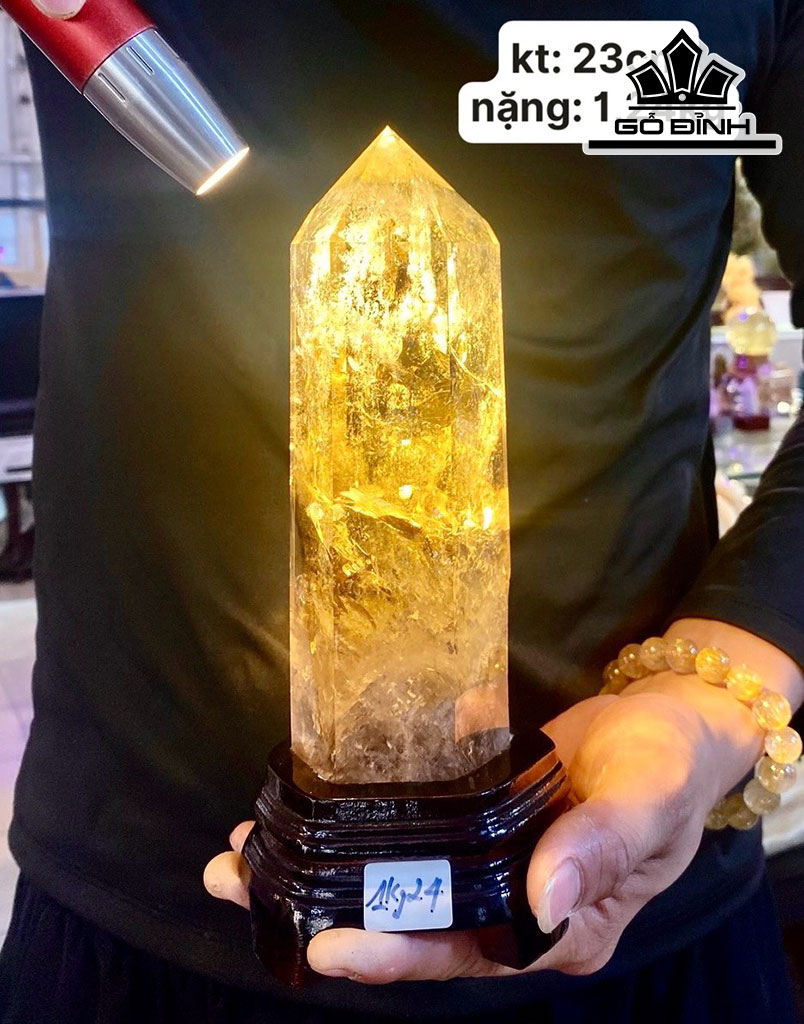 Trụ Đá Thạch Anh Vàng Cao 23 (cm) 1,24kg