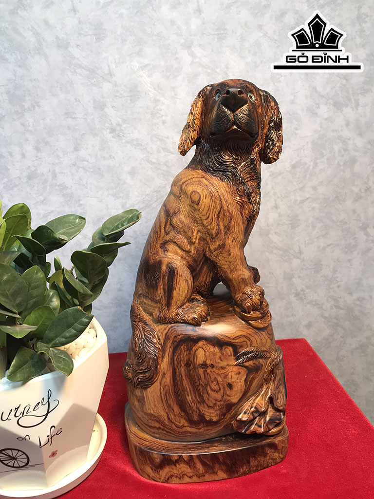 Tượng Chó Gỗ Cẩm Cao 42 Ngang 19 Sâu 15 (cm)