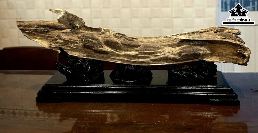 Núi Cảnh Trang Trí Gỗ Trầm Hương Cao 36 Ngang 92 (cm) 1,5kg