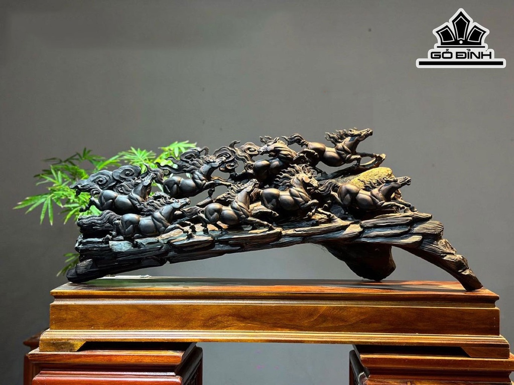 Tượng Bát Mã Truy Phong Gỗ Mun Sừng Cao 34 Ngang 86 Sâu 22 (cm)