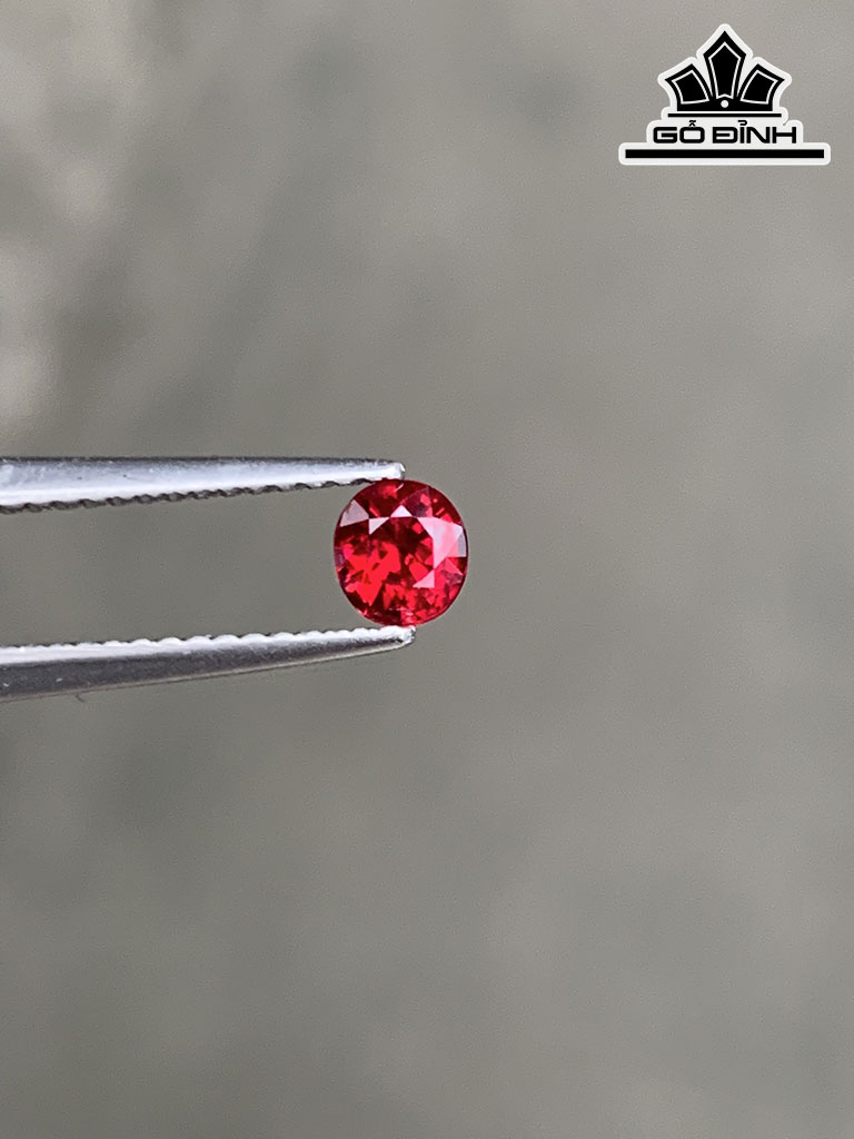 Viên Đá Ruby Đỏ Huyết Cao 4 Ngang 3,8 Sâu 2,4 (mm) 0,3cts